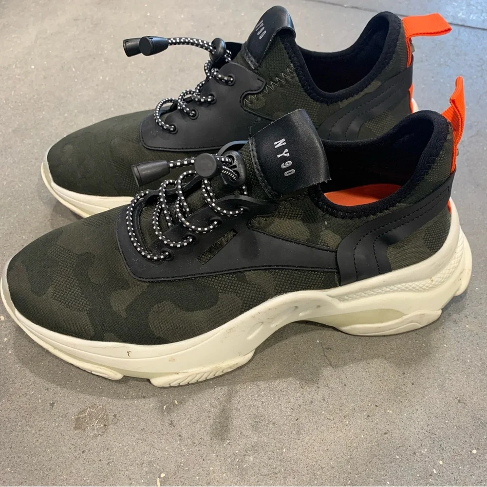 Steve Madden NY90 Camo Sneakers Sz 8